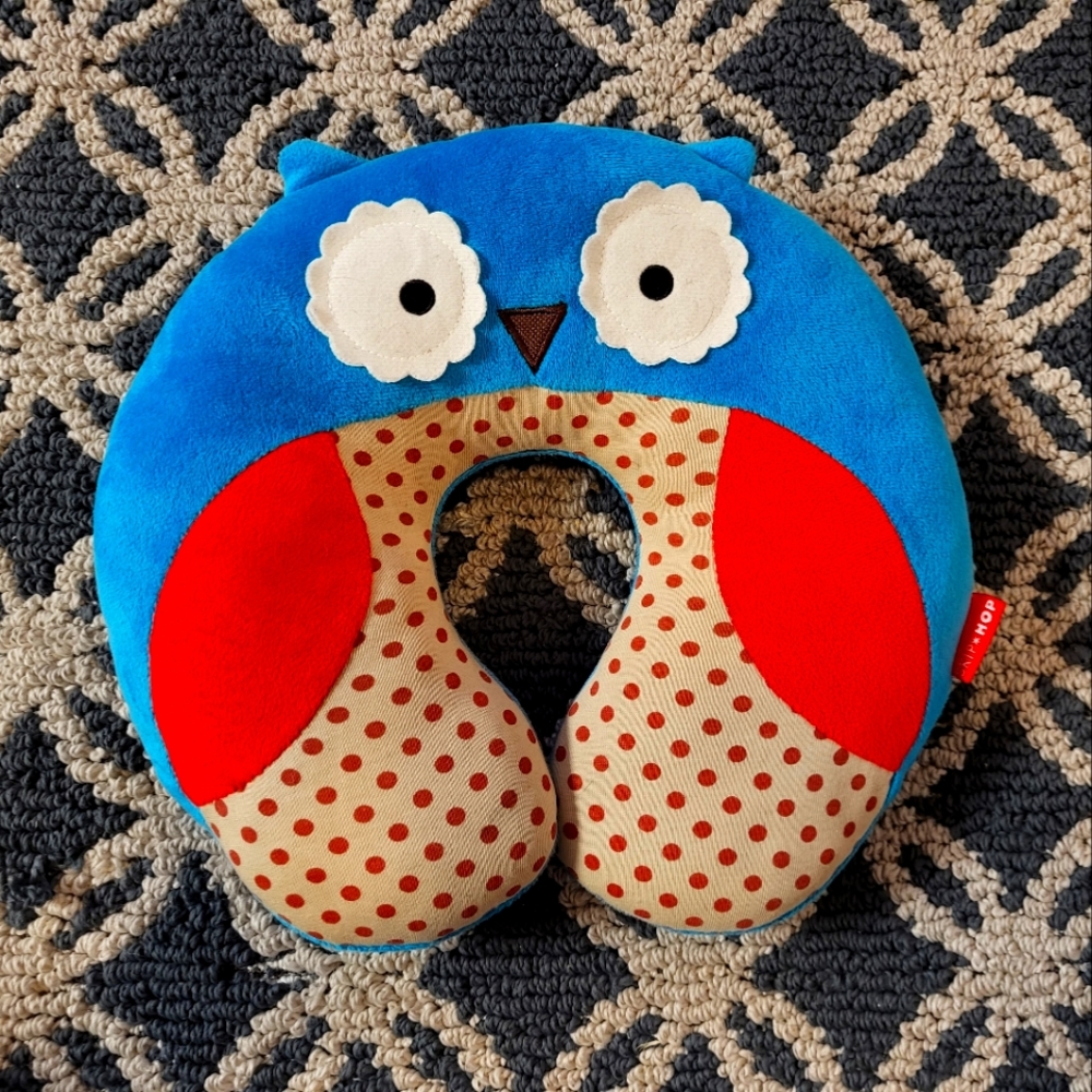 Skip Hop neck pillow